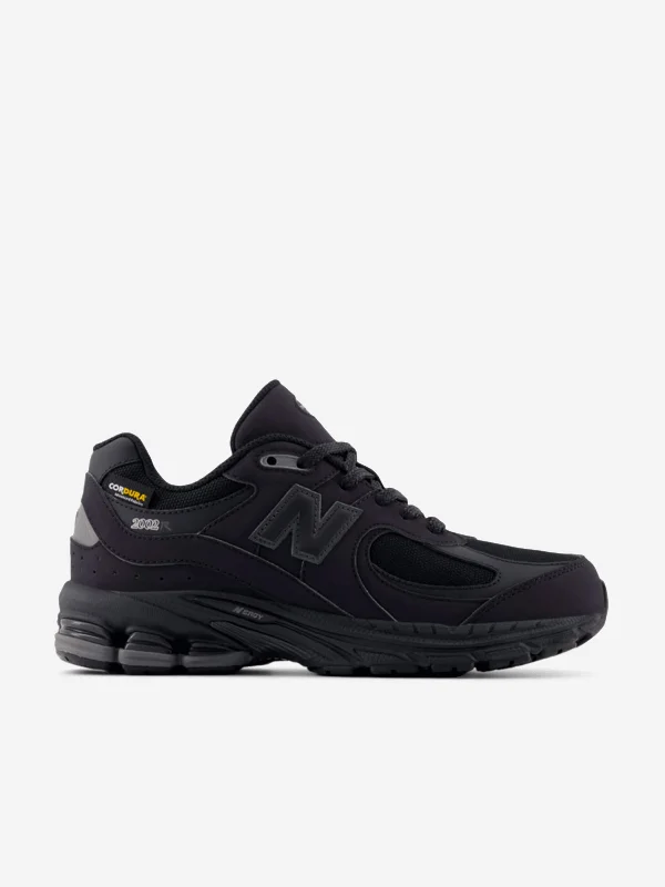 Kids 2002 Trainers in Black