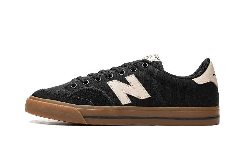 Numeric 212 Pro Court "Black Timberwolf Gum"