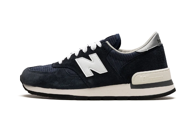 990 v1 "Navy / White"